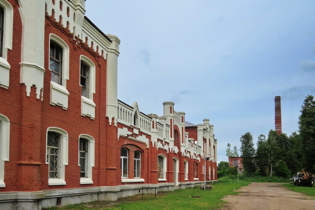 Замок Понизовкина, заводоуправление, Красный Профинтерн, Ярославская область