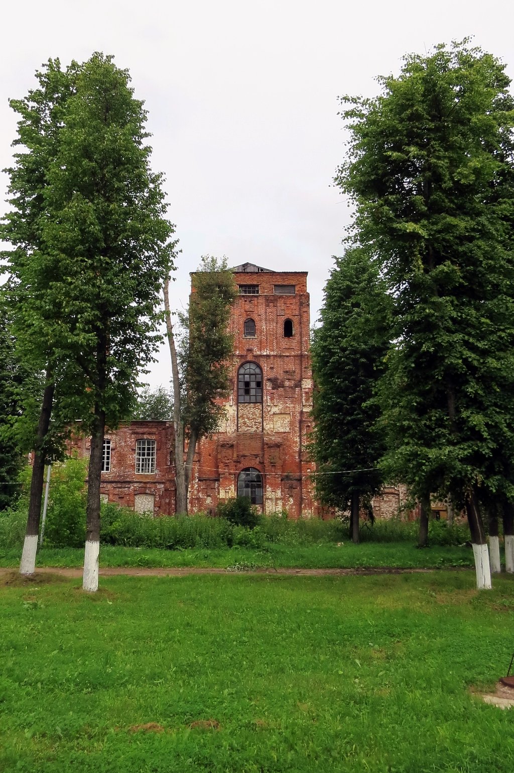 Замок Понизовкина, паточный завод, Красный Профинтерн, Ярославская область