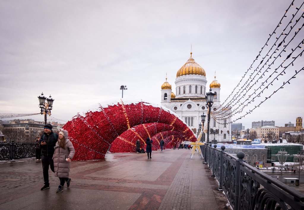 Патриарший мост, Москва, новый год 2021, 2021, 2020, новогодние праздники, куда поехать, куда поехать на новый год, новогодняя Москва, Москва в новый год, путешествие в рождество